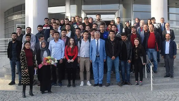 'Yerel politikalarda gençler daha çok söz sahibi olacak'