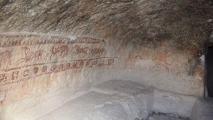 '2 bin 800 yıllık kaya mezarlarını 10 ayda 5 bin kişi ziyaret etti'