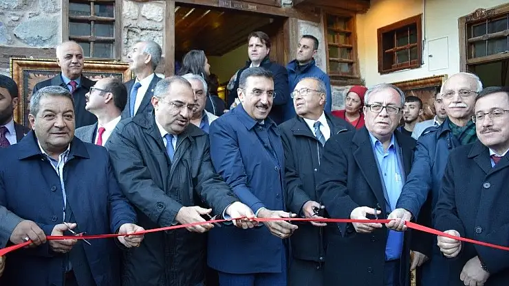 'Emiroğlu Konağının açılışı yoğun katılım ile yapıldı'
