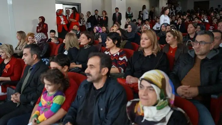 'Mercan Kolejinde 29 Ekim  coşkusu'