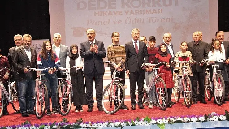 'Elazığ´da Dede Korkut Hikaye Yarışmasında dereceye girenler ödüllerini aldı'