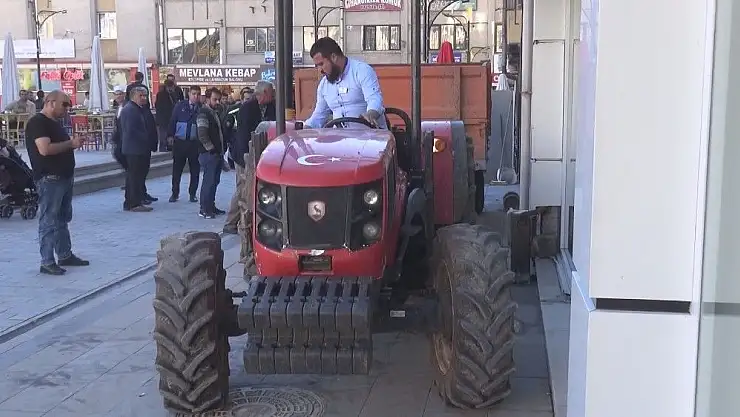 'İnatla girdi, çıkmak için dakikalarca uğraştı'