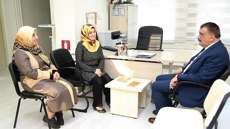 'Başkan Gürkan KADEM´li yöneticilerle istişarelerde bulundu'