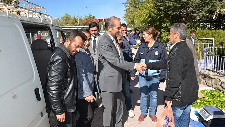 'Başkan Kızıldaş  pazarcıların sorunlarını dinledi'