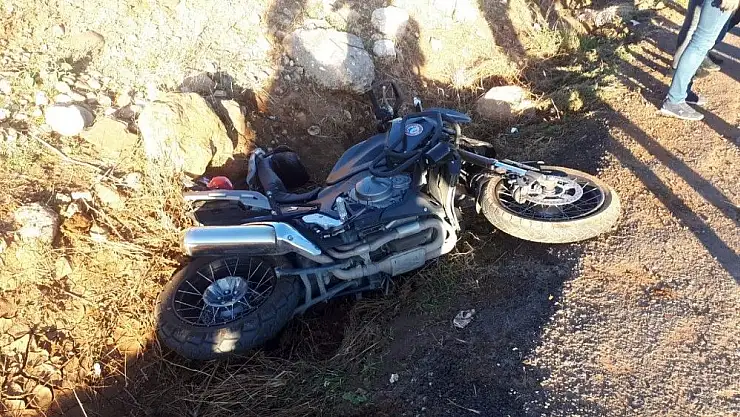 'Kendisini durdurmaya çalışan polislerin kaza yapmasına neden olan sürücü yakalandı'