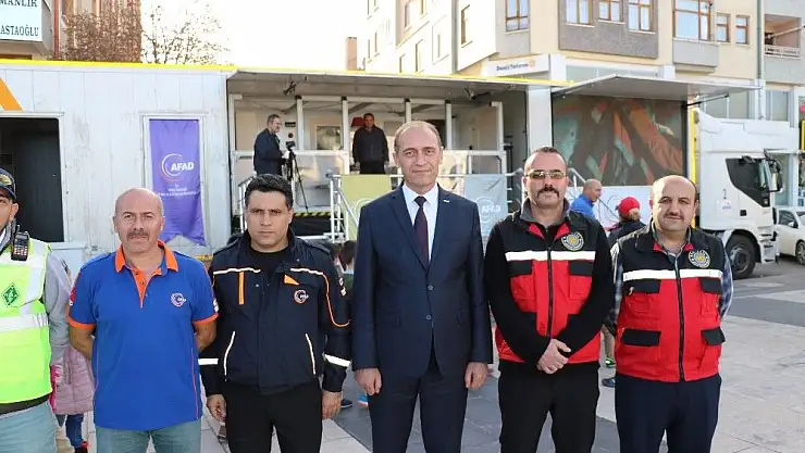 'Simülasyon tırında depremi yaşadılar'