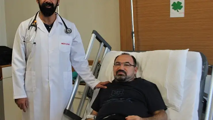 '2 operasyonla açılamayan kapalı kalp damarları Elazığ´da 40 dakikada açıldı'