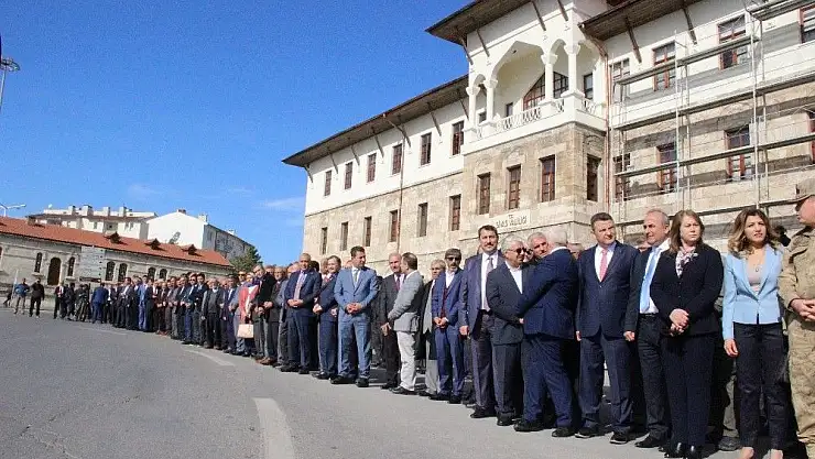 'Sivas´ta vali karşılama kuyruğu'