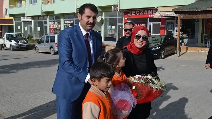 'Vali Ayhan, Altınyayla´da coşkuyla karşılandı'
