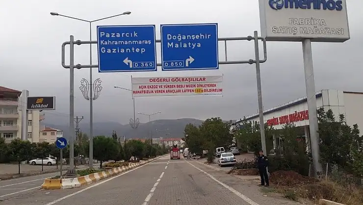 'Sürücülere afişli abartılı egzoz ve yüksek sesli müzik uyarısı'