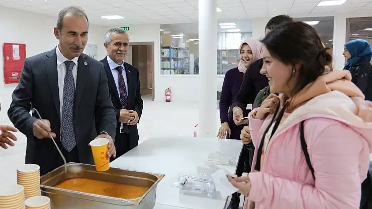 'Sınav dönemi çorbalar rektörden'