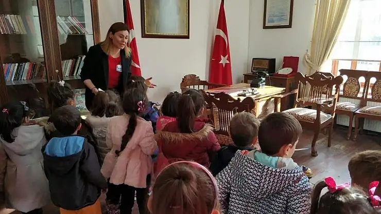 'Mercan Çocuk Üniversitesi öğrencileri Atatürk´ün Evi´nde'