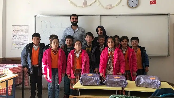 'Çocuklara mutluluk giydiriliyor'