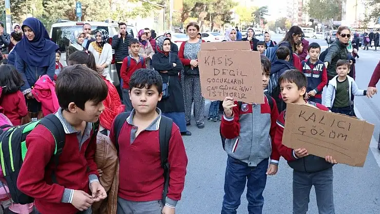 'Yol kapatıp yaya geçidi istediler'