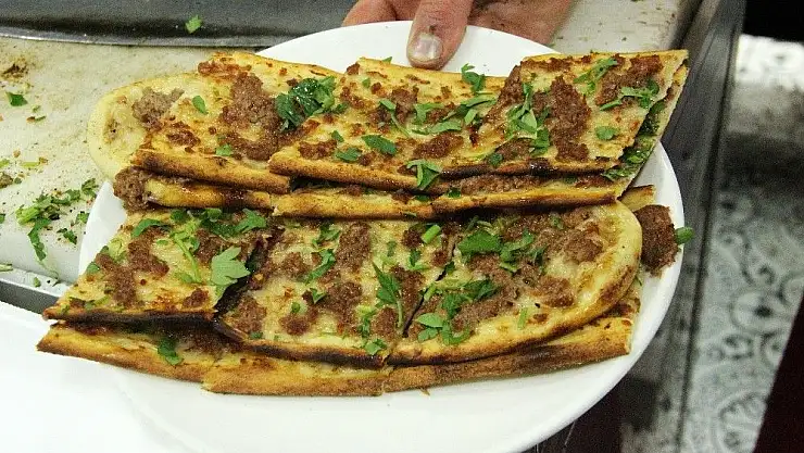 'Sivas´ın yöresel lezzeti etli ekmek tescillenecek'