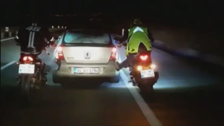 'Bozulan aracı 30 kilometre ayakları ile ittiler'