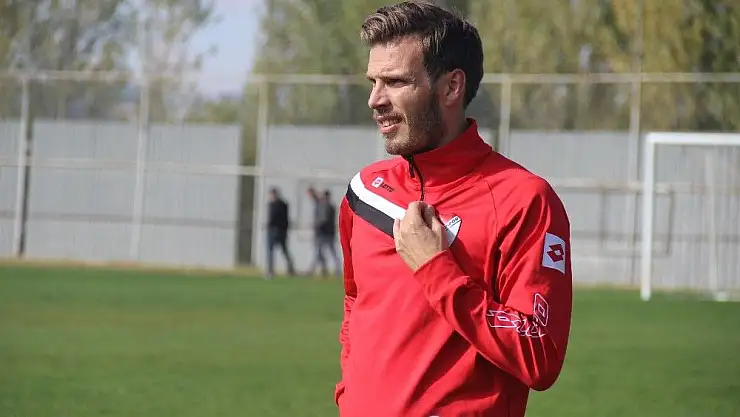 'Elazığspor´un İzlandalı oyuncusu Bjarnason serbest kaldı'