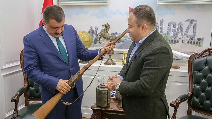 'Ata yadigârı eserlerin kent müzesine bağışları devam ediyor'