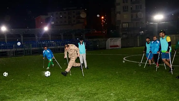 'Jandarmadan Ampute Futbol Takımına moral ziyareti'