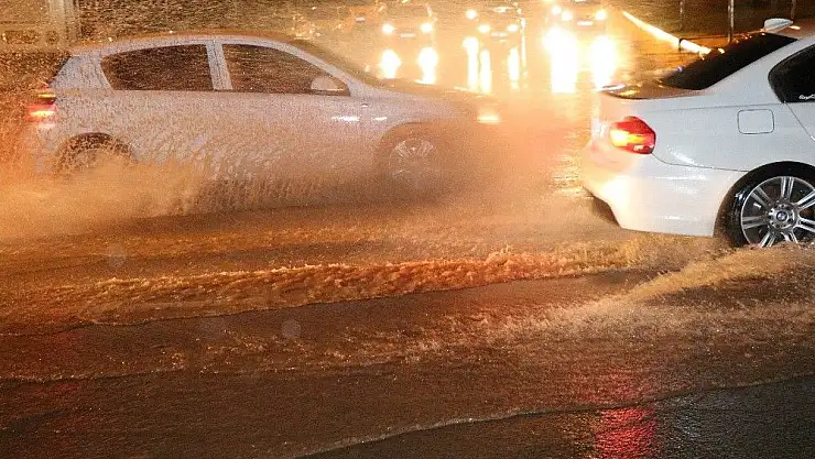 'Kahramanmaraş´ta sağanak yağmur etkili oldu'