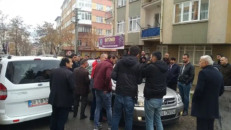'Genç kadını, otomobille metrelerce sürükledi'