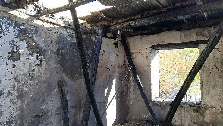 'Çıkan yangın evi kullanılamaz hale getirdi'