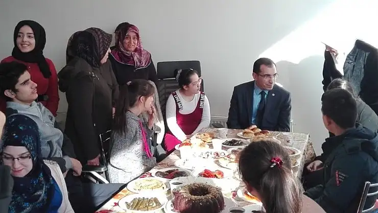 'Kovancılar´da engelliler günü etkinliği'