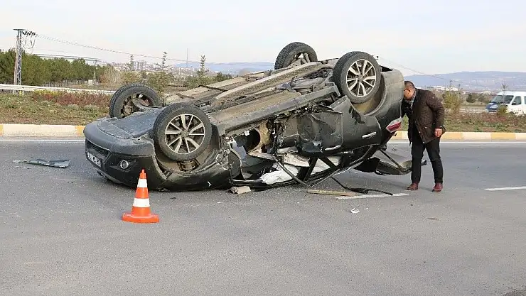 'Takla atan otomobilden burnu bile kanamadan çıktı'