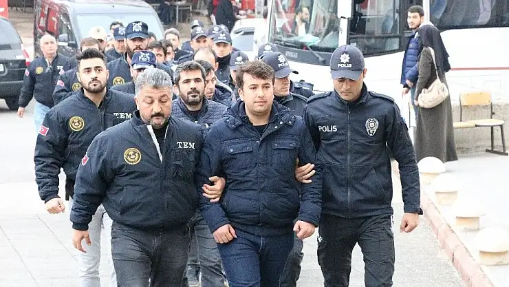 'FETÖ´nün kilit isimlerine operasyon: 11 gözaltı'