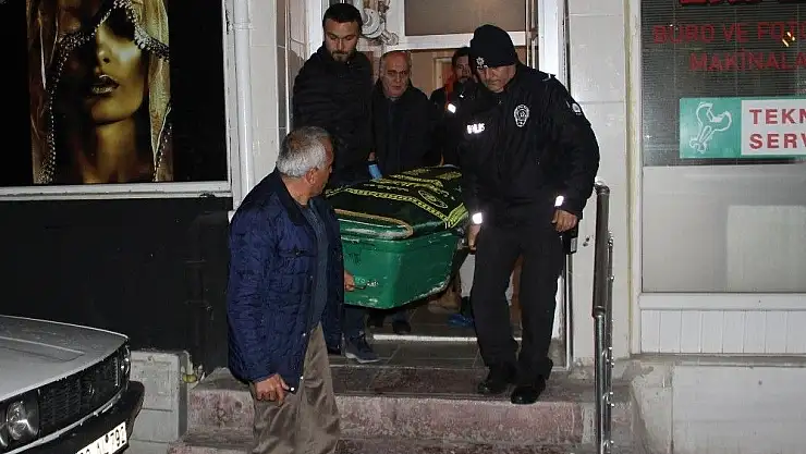 'Üniversite öğrencisi evinde ölü bulundu'