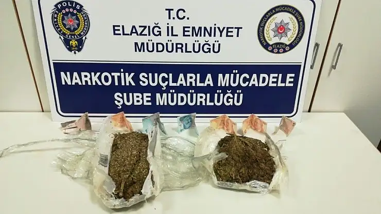 'Vücuduna sarılı esrarla yakalandı'