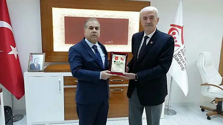 'Gazilerden teşekkür plaketi'