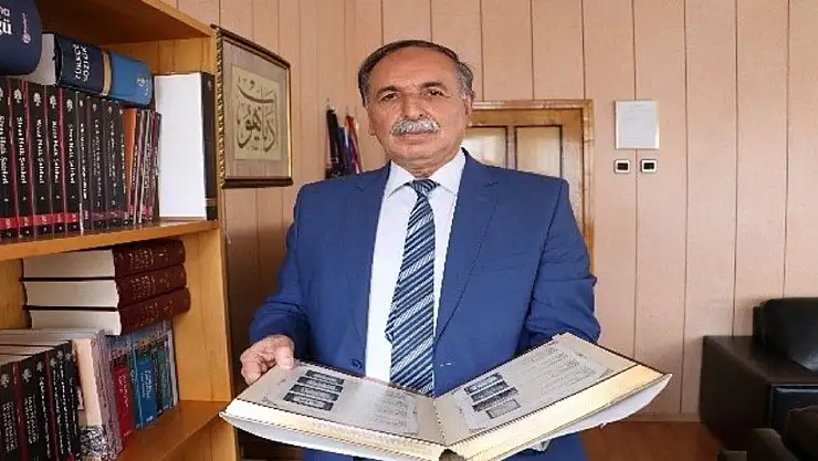 'Kadir Pürlü, Türk Halk Kültürü´ne hizmet ödülüyle ödüllendirildi'
