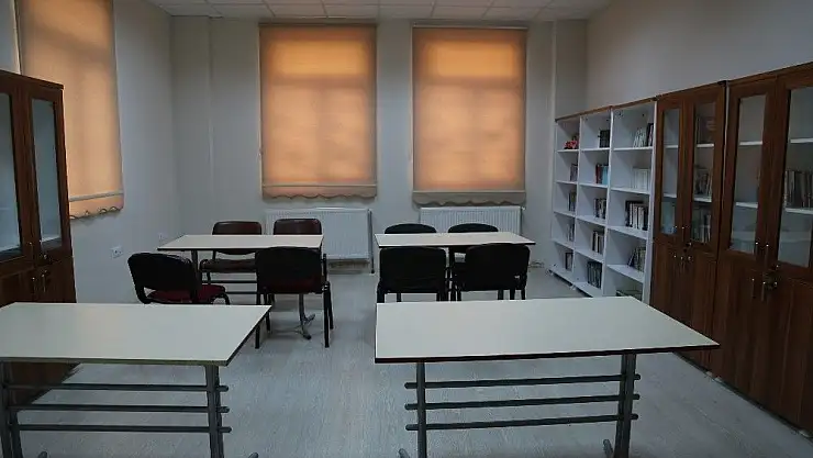'Köy okullarına kütüphane kuruyorlar'