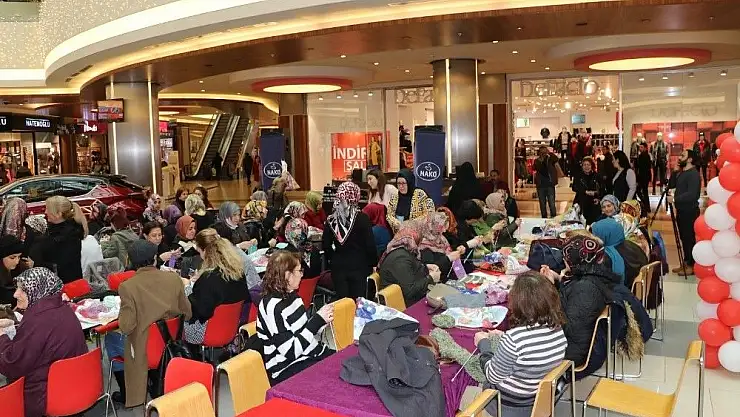 'Malatya Parkta `´Elden Ele´´ örgü örme etkinliği'