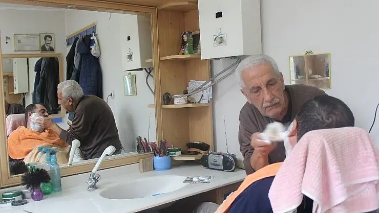 '79 yaşında, çalışmayı bırakmıyor'