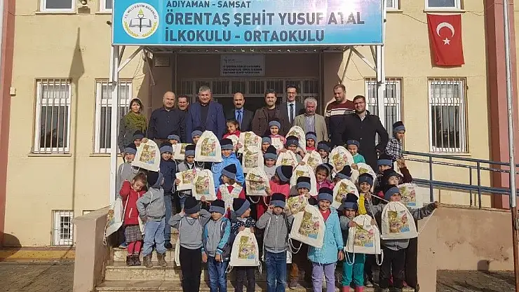 'Depremzede öğrencilere kırtasiye yardımı'