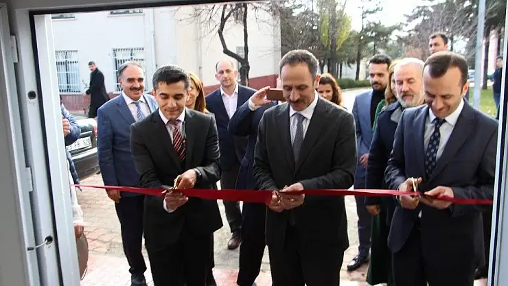 'FÜ´ye  ''Büyük Veri ve Yapay Zeka'' laboratuvarı'