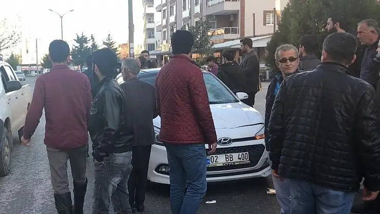 'Otomobil yayaya çarptı: 1 yaralı'