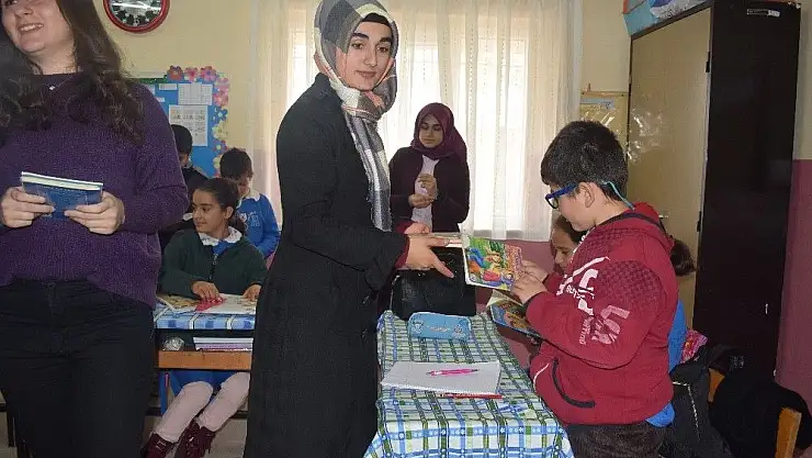 'İlkokula kitap desteği'