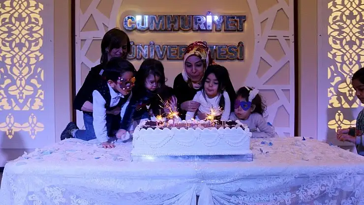 'CÜ Vakfı Okulları´ndan anaokulu öğrencilerine yaş atlama partisi'