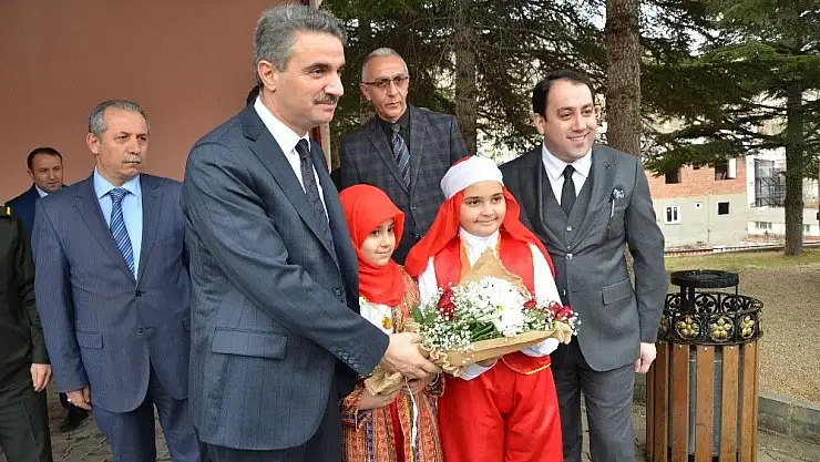 'Vali Baruş, Darende ilçesinde'