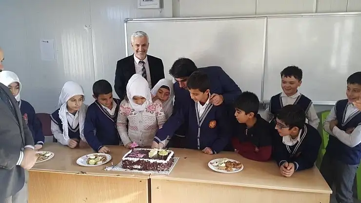 'Hatim yapan gençlere hediyeler verildi'