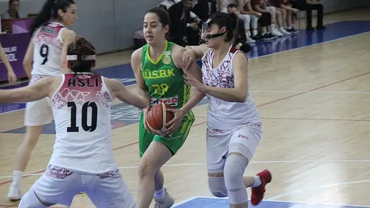 'Türkiye Kadınlar Basketbol 1. Ligi: Elazığ İl Özel İdare: 79 - İstanbul Üniversitesi Gelişim: 42'