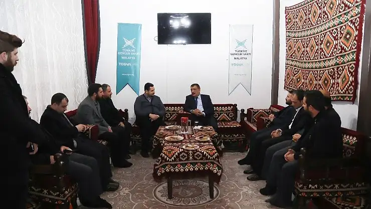 'Başkan Gürkan, TÜGVA´da gençlerle bir araya geldi'