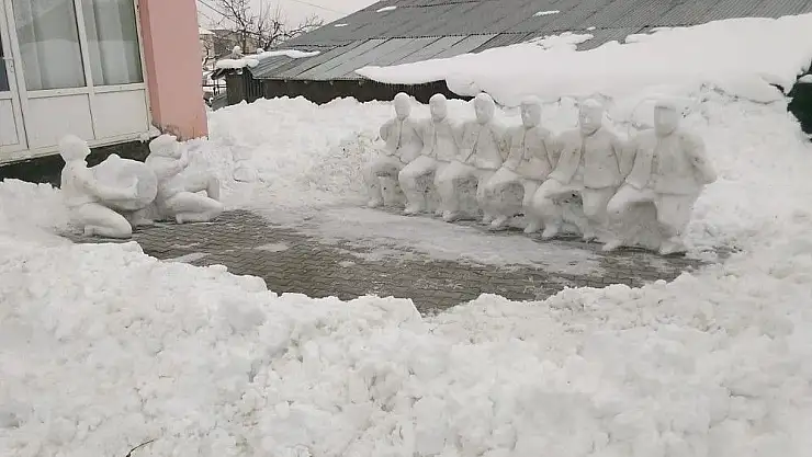 'Kardan folklorcular'