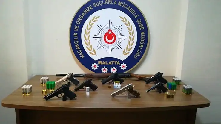 'Silah kaçakçılığına 2 tutuklama'