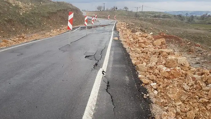 'Gerger yolunda heyelan'