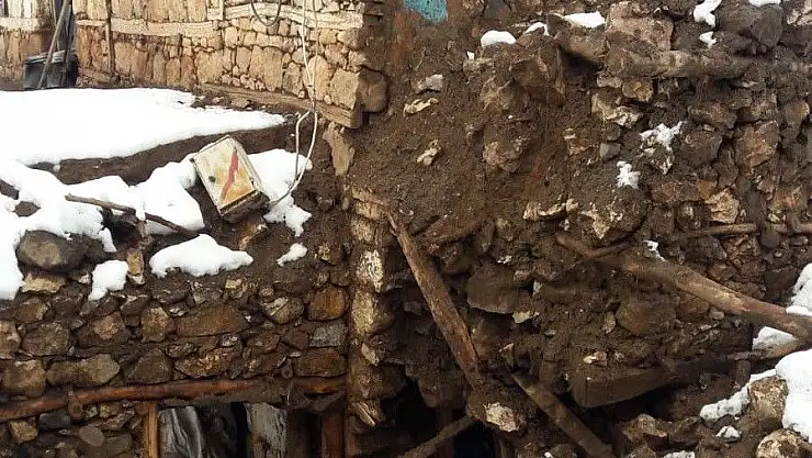 'Ahır çöktü 35 hayvan telef oldu'