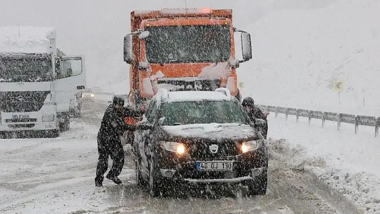 'Kahramanmaraş´ta kar esareti'